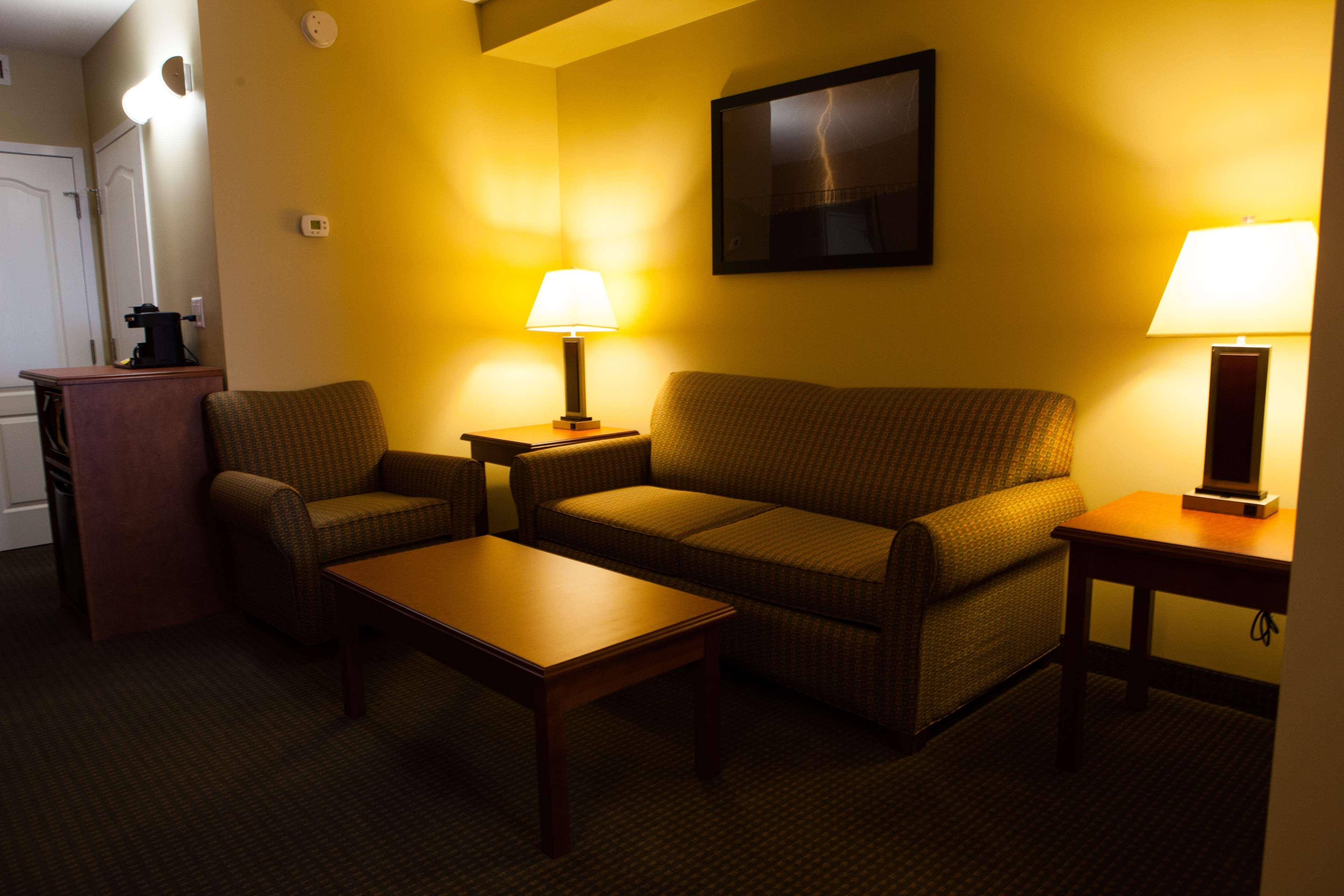 Best Western Plus Service Inn & Suites Lethbridge Kültér fotó