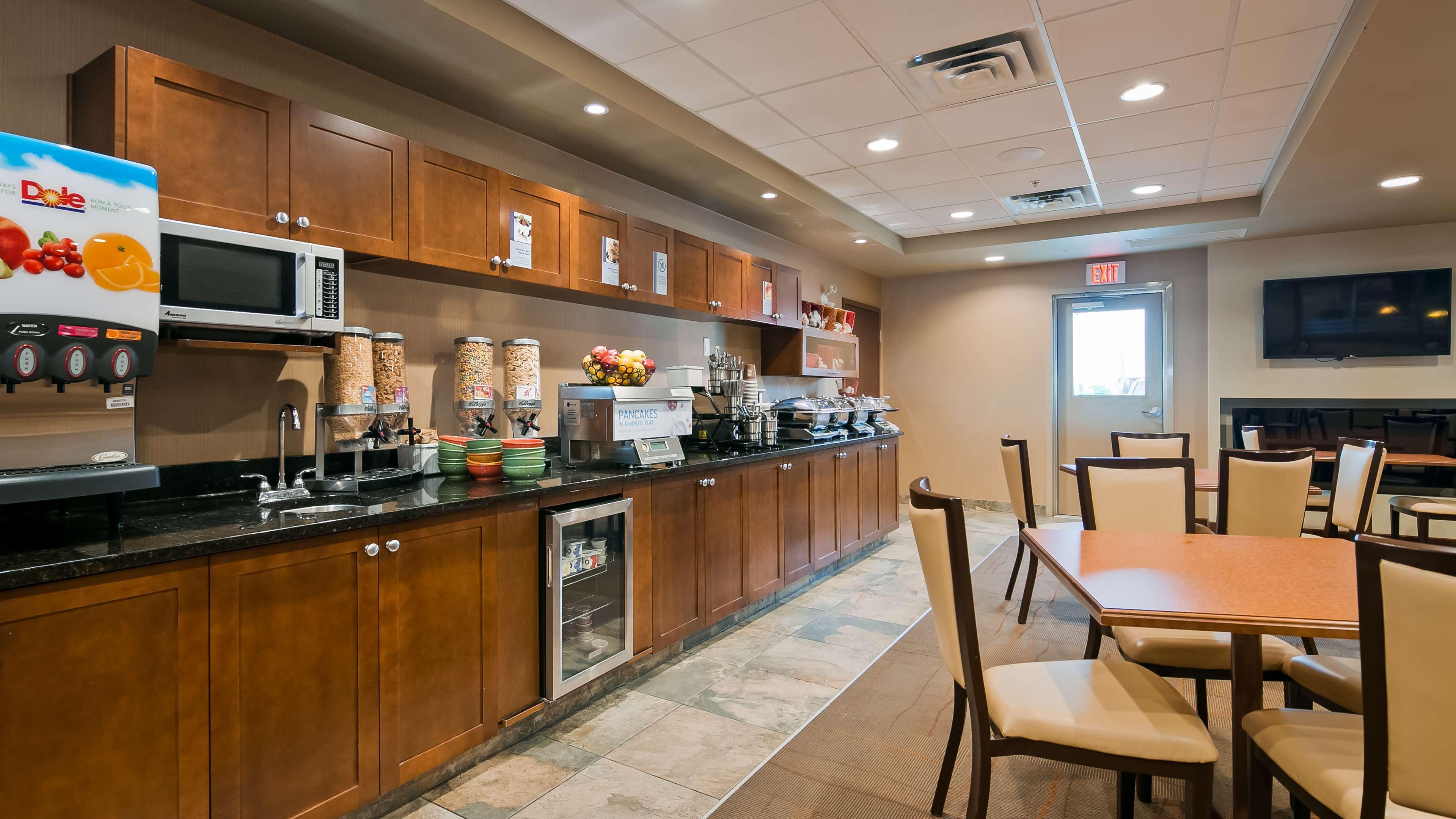Best Western Plus Service Inn & Suites Lethbridge Kültér fotó